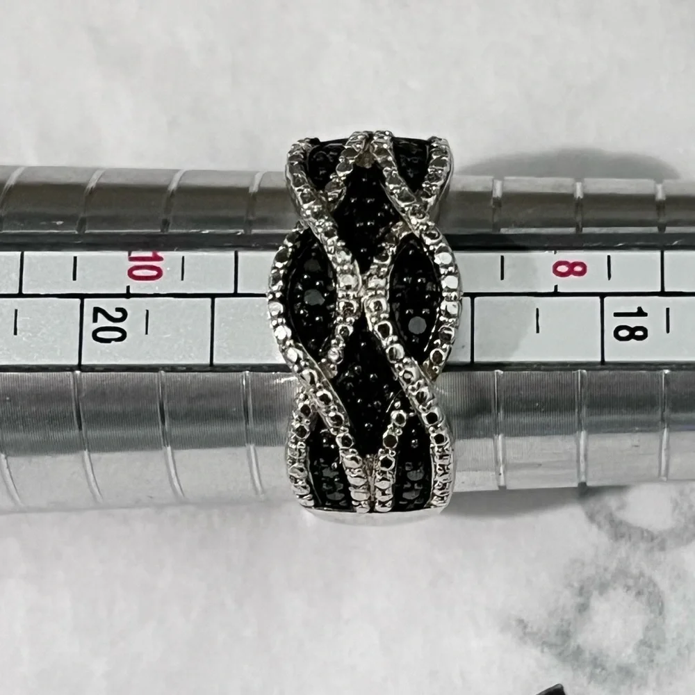 Kay Jeweler Loved Authentic Black Sapphire & Sterling Silver Criss-Cr…